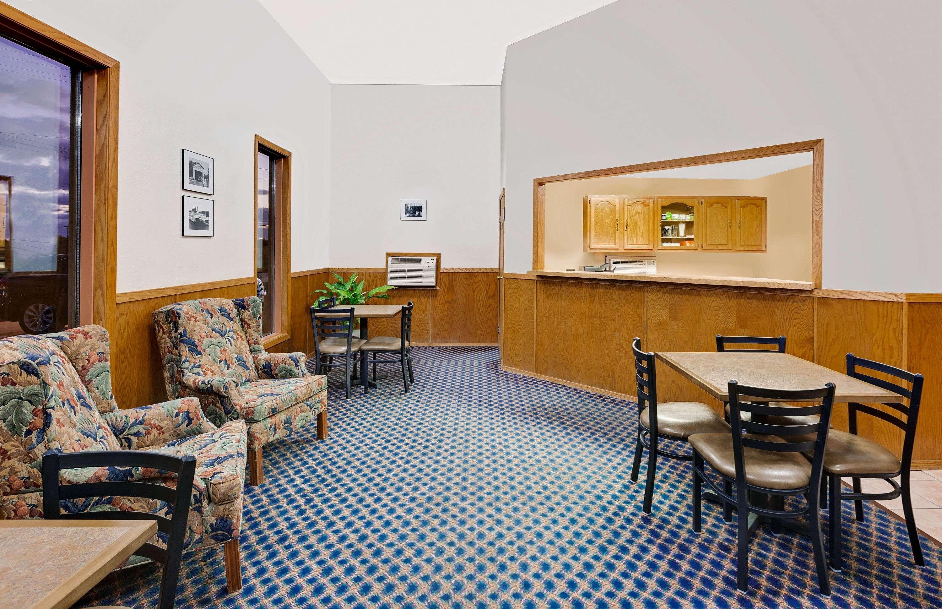 Super 8 by Wyndham Keokuk Hotel Eksteriør billede