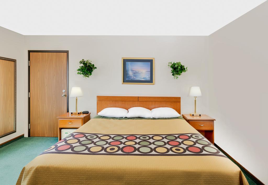 Super 8 by Wyndham Keokuk Hotel Eksteriør billede