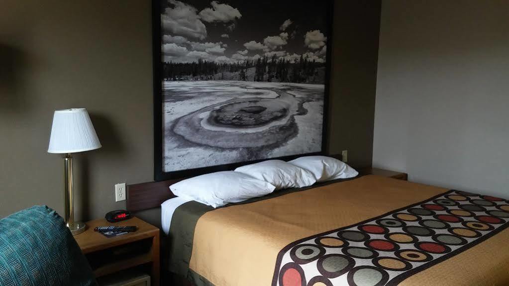 Super 8 by Wyndham Keokuk Hotel Eksteriør billede